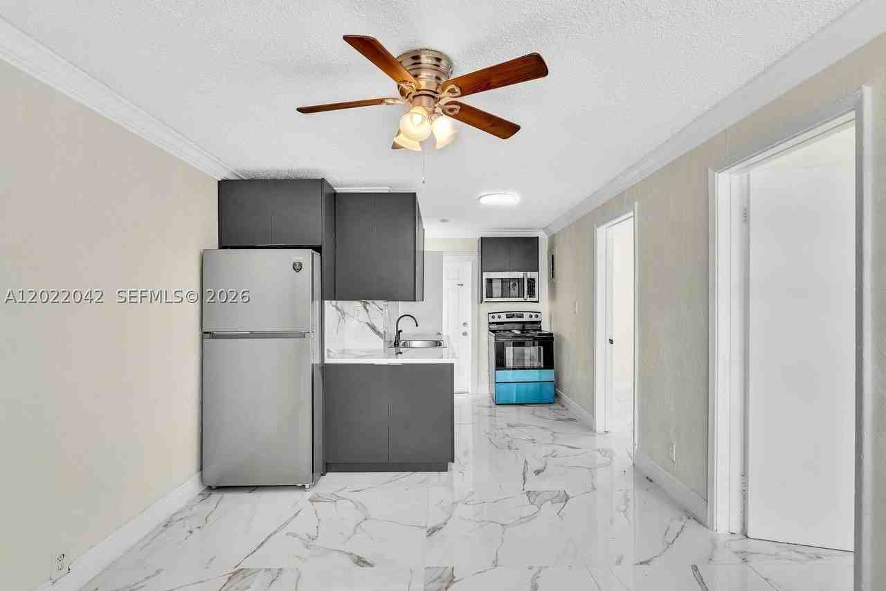 5685 Flagler St #2 - Photo 4 of 24