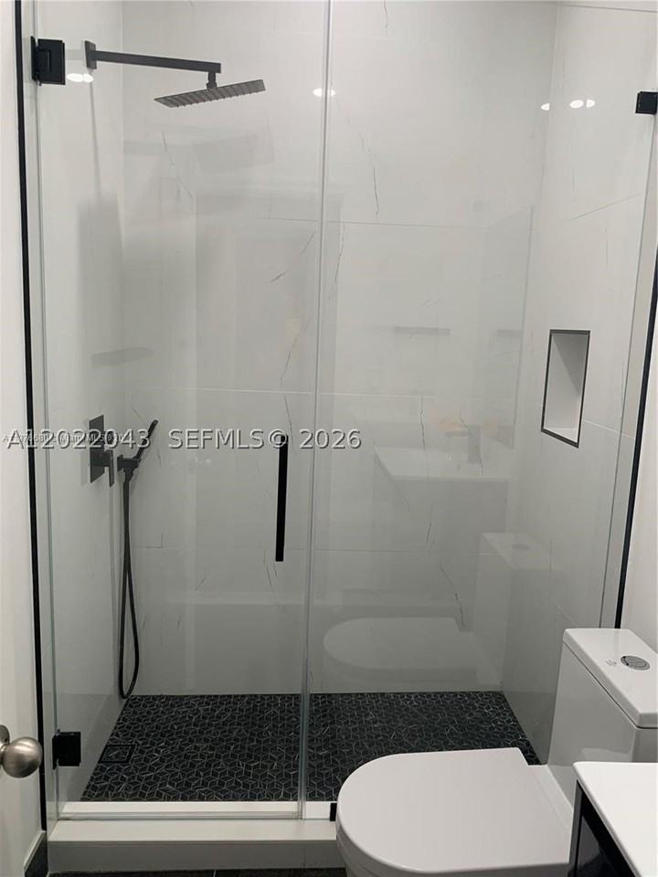 649 Ne 33rd Ter #649 - Photo 5 of 6