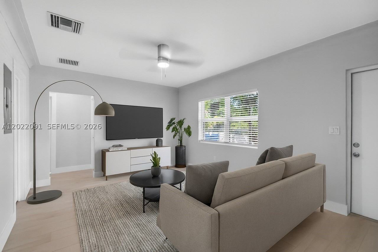 351 Ne 82nd St #1 - Photo 5 of 34