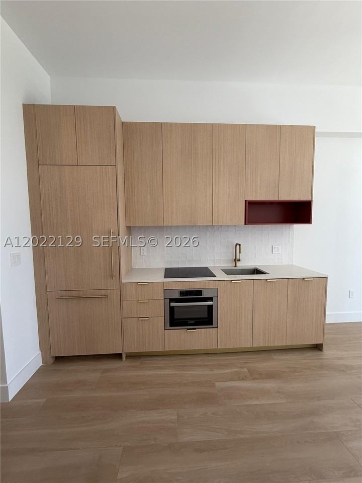90 Ne 32nd St #1110