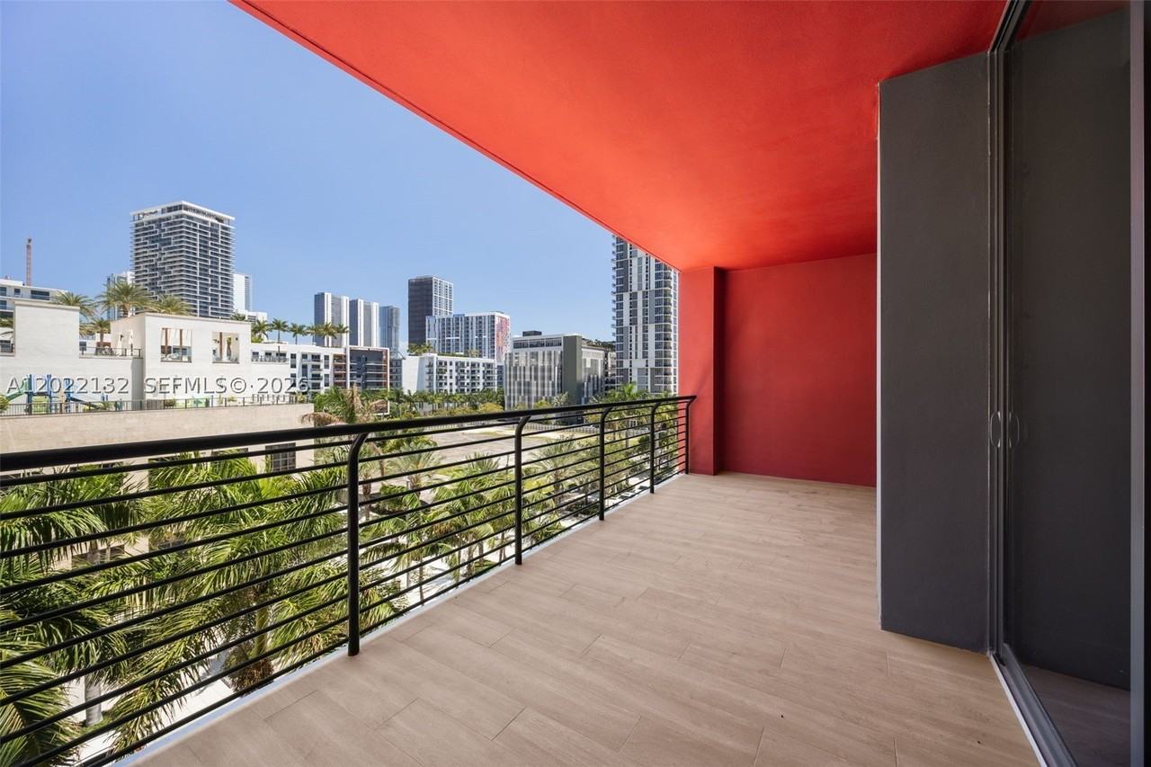 90 Ne 32nd St #504