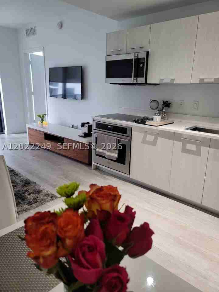 55 Sw 9th St #2709