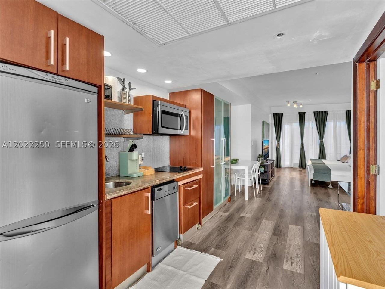 1052 Ocean Dr #C203 - Photo 7 of 35