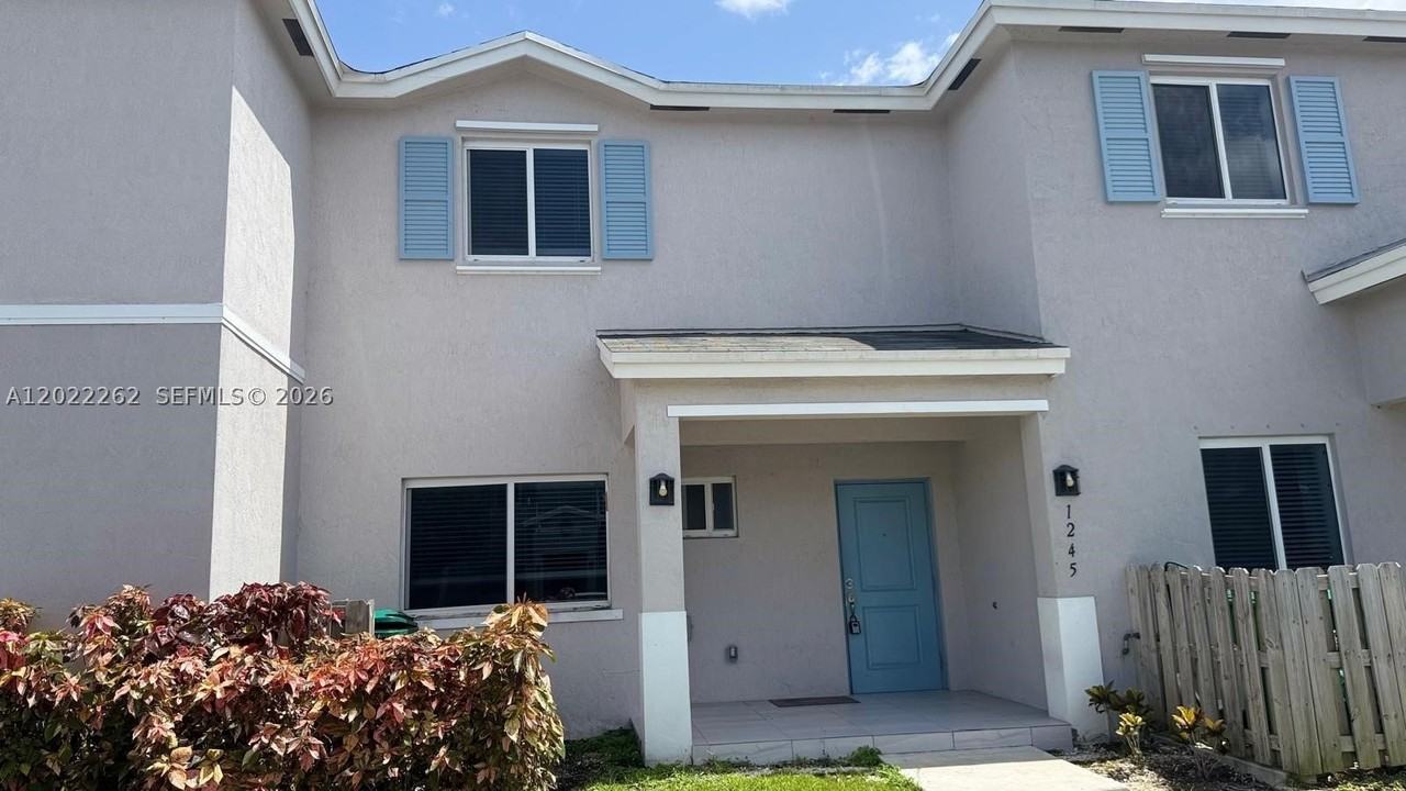 1245 Nw 3rd Ln #1245 - Photo 3 of 24