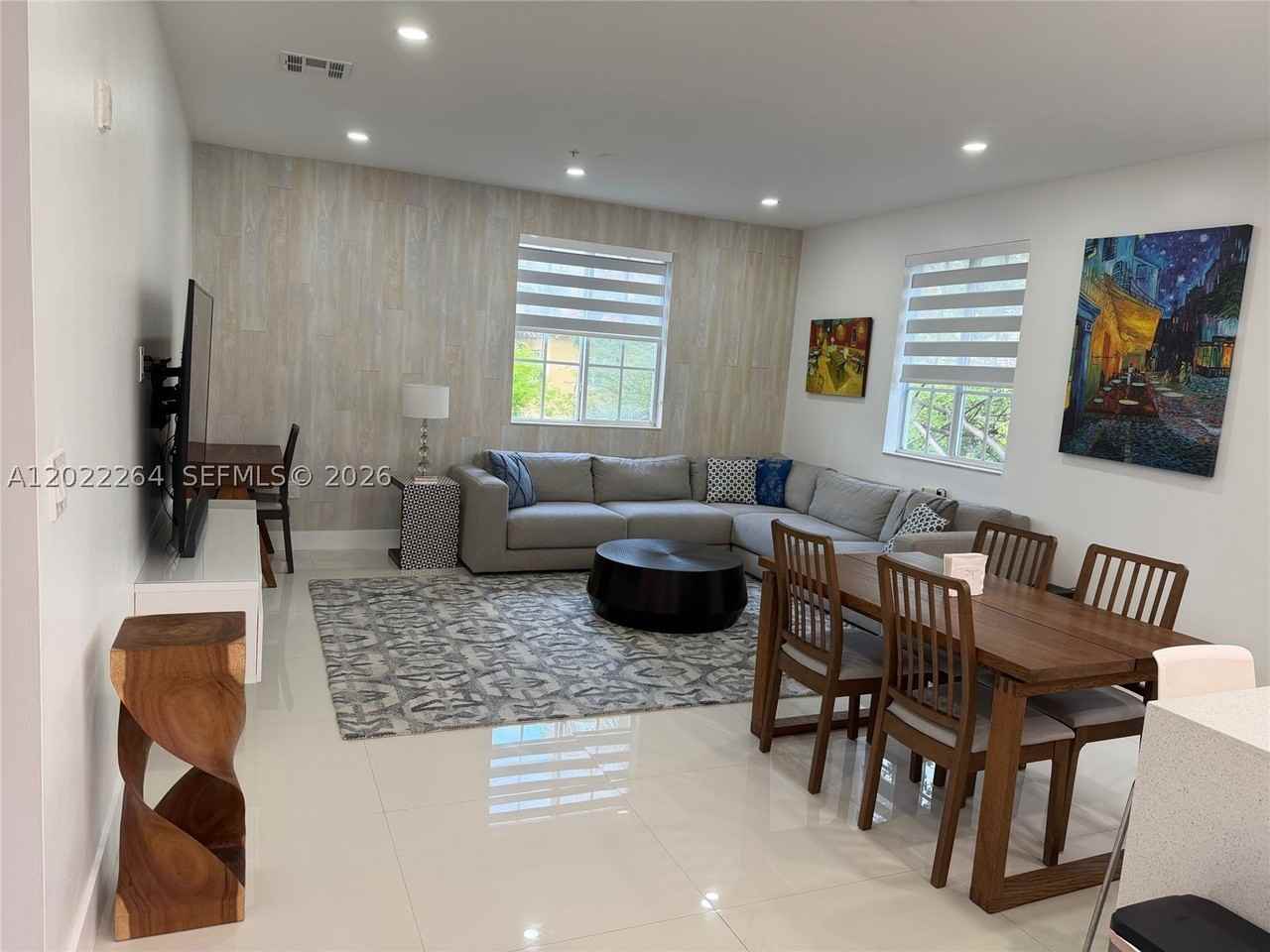 115 Mendoza Ave #201 - Photo 4 of 12