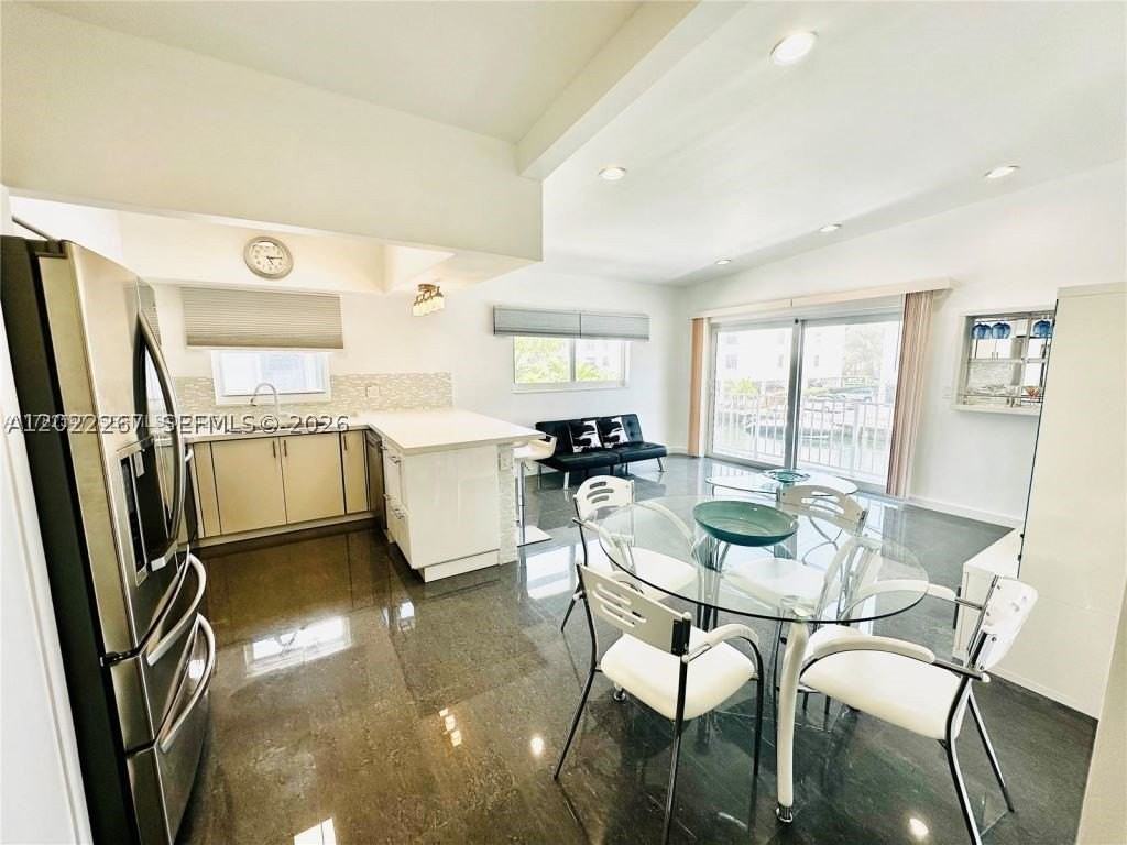 3751 Ne 170th St #4 - Photo 6 of 25