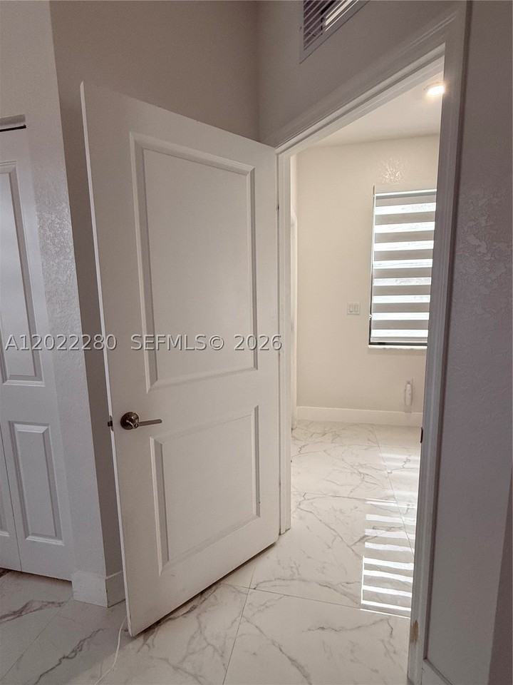 12893 Sw 232nd Ln #0 - Photo 6 of 47