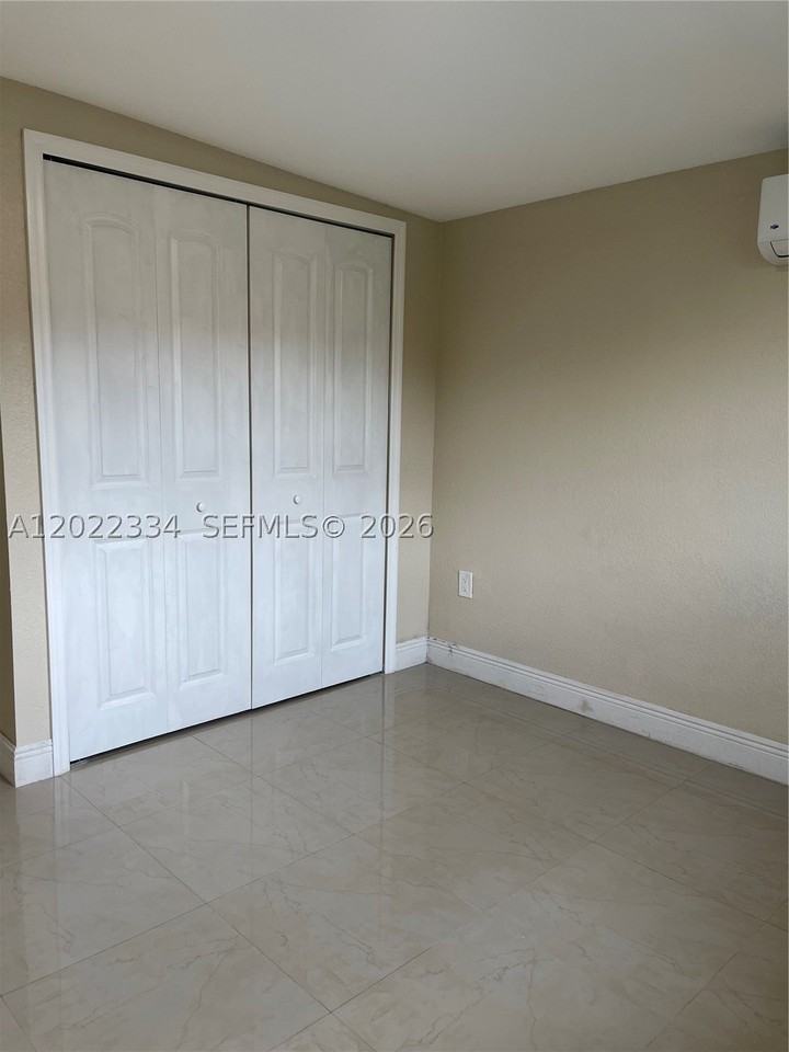 4617 Navarre Ave #B - Photo 6 of 9