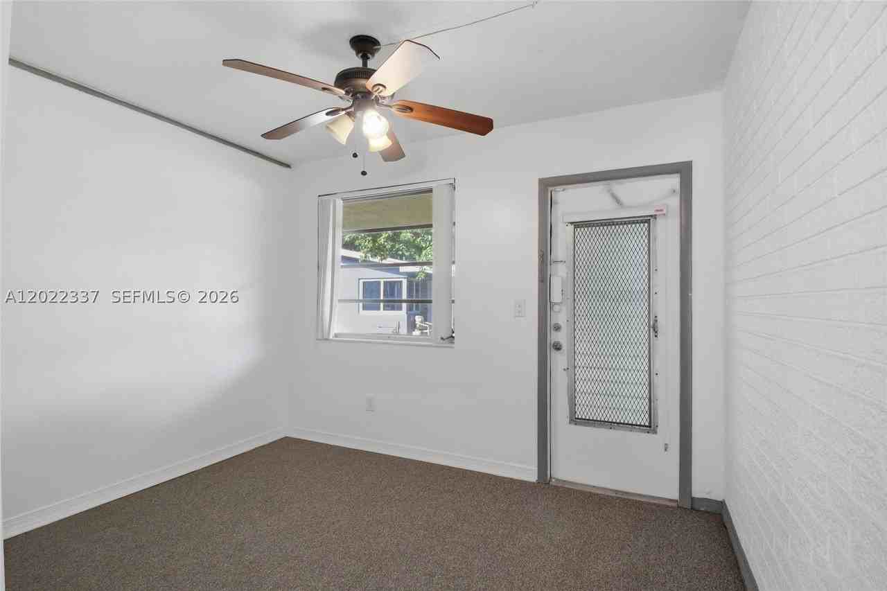 26 Nw 170th St #26 - Photo 7 of 16