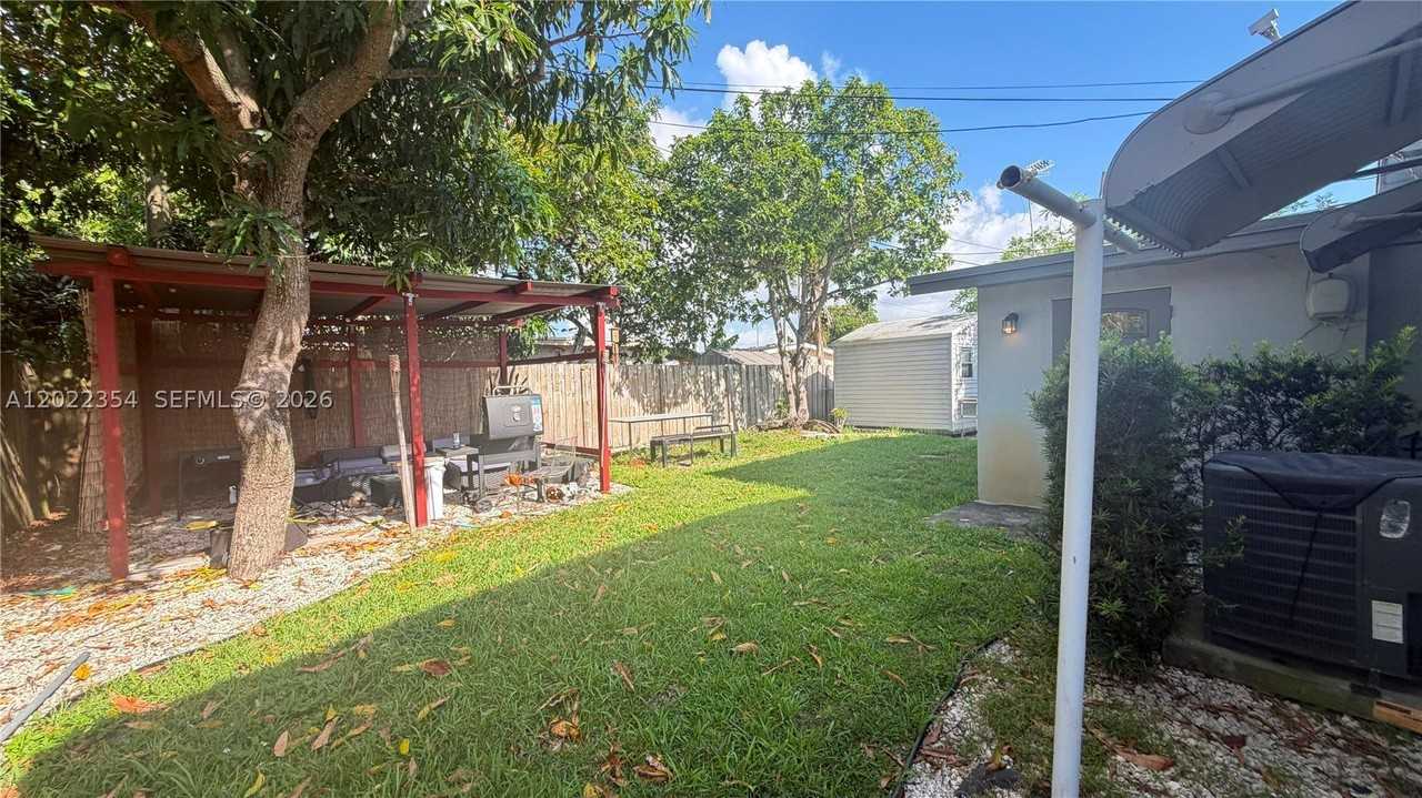 3610 Sw 39th Ave - Photo 2 of 13