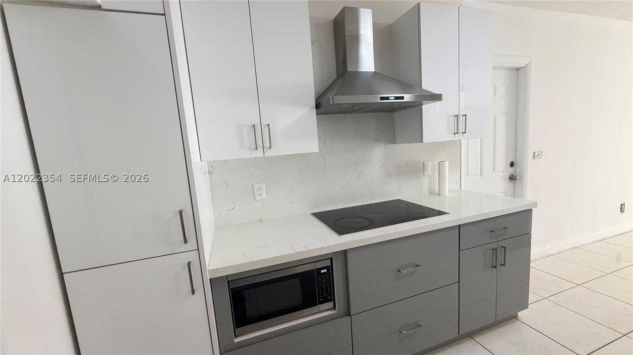 3610 Sw 39th Ave - Photo 7 of 13