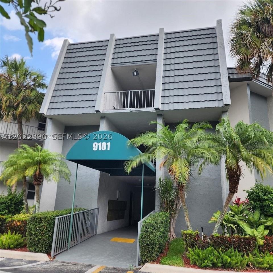 9101 Lime Bay Blvd #305