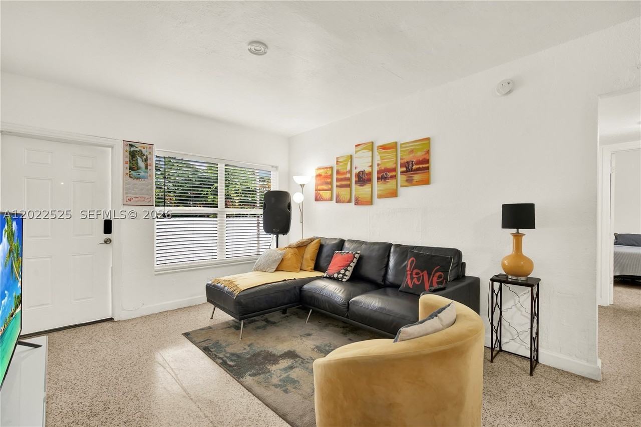 1236 Ne 109th St #2 - Photo 5 of 19