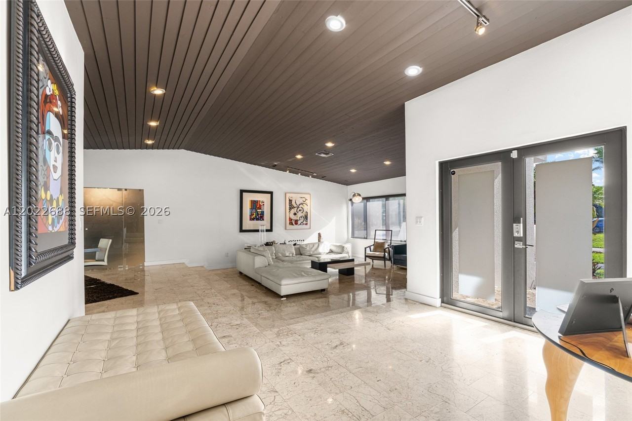 17125 Sw 80th Ct - Photo 5 of 34
