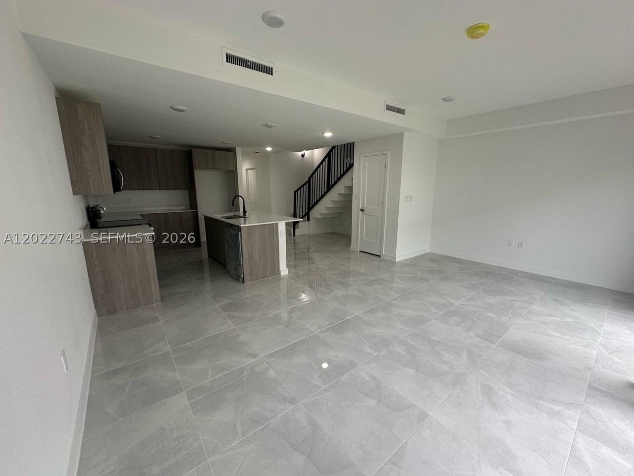 1310 Nw 5th St #1310 - Photo 3 of 32