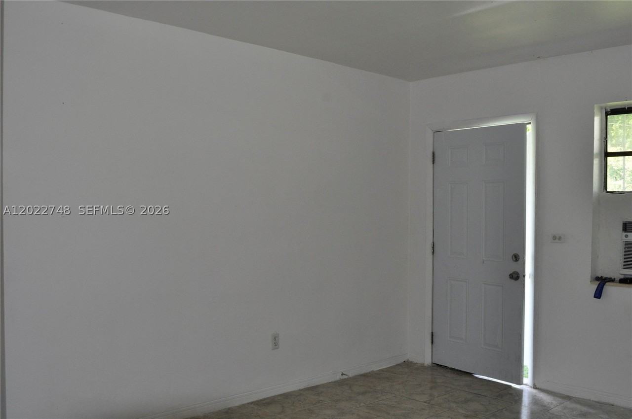 2395 Nw 82nd St #2395 - Photo 5 of 14