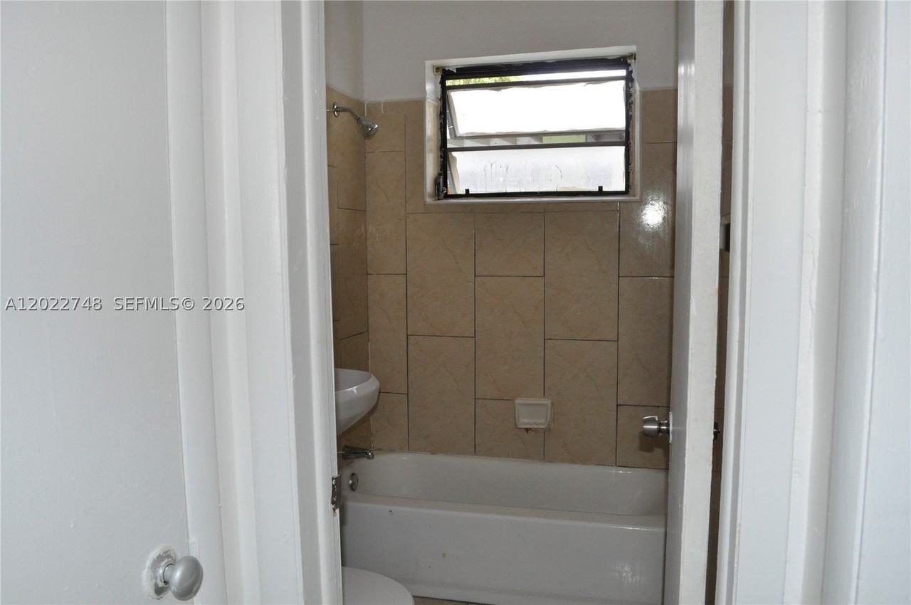 2395 Nw 82nd St #2395 - Photo 7 of 14
