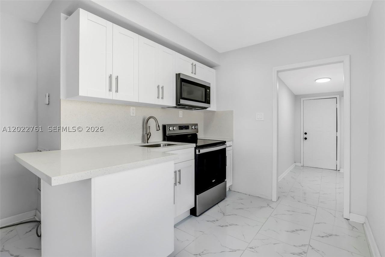 6312 Sw 19th St #1 - Photo 4 of 16