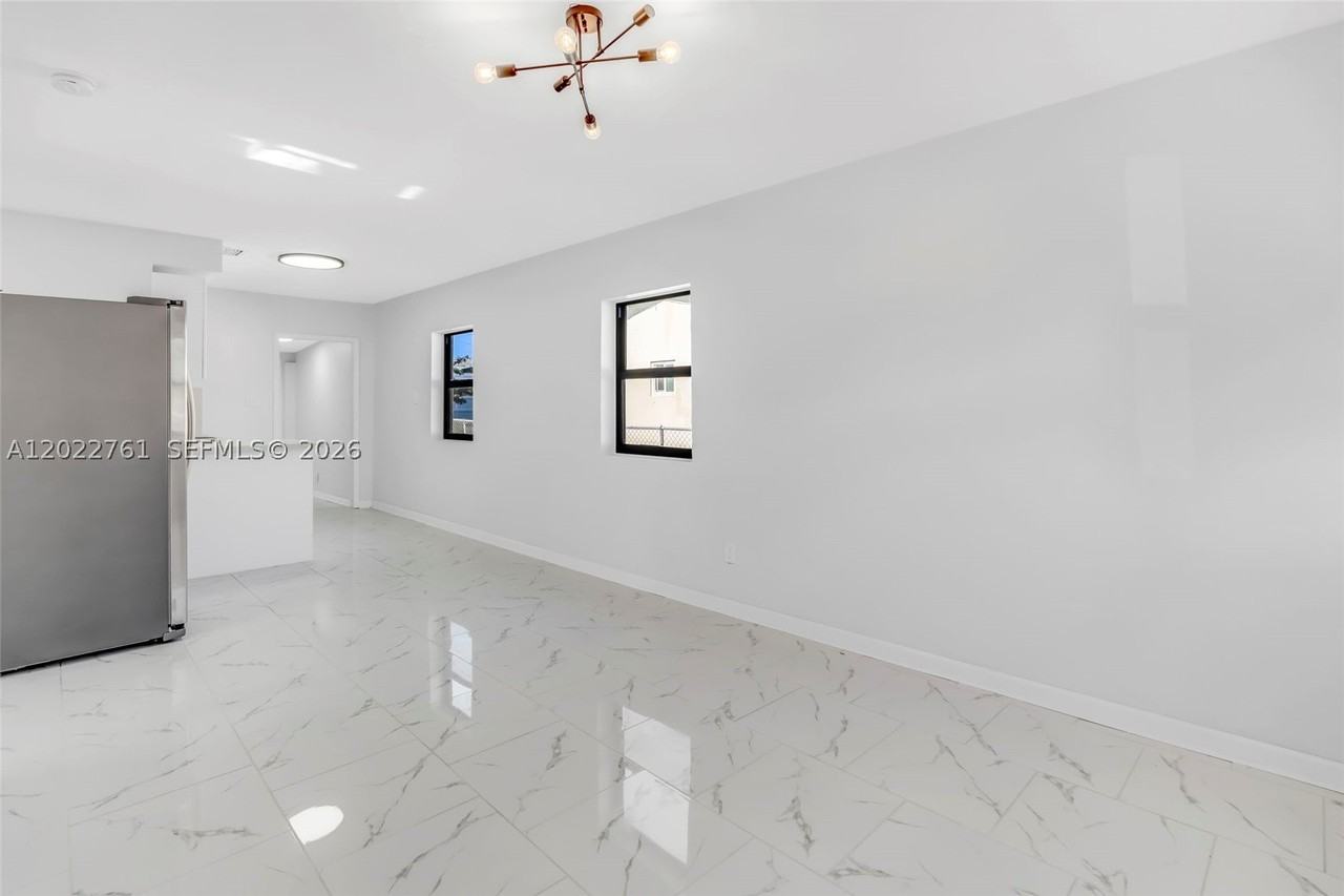 6312 Sw 19th St #1 - Photo 5 of 16