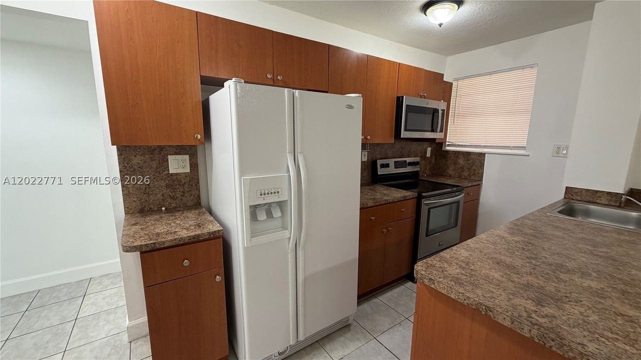 14180 Nw 22nd Ave #1 - Photo 3 of 11