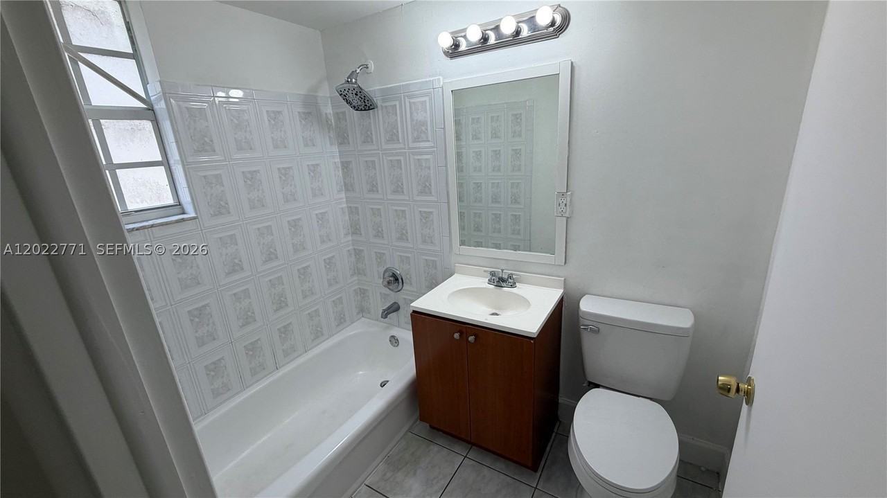 14180 Nw 22nd Ave #1 - Photo 5 of 11