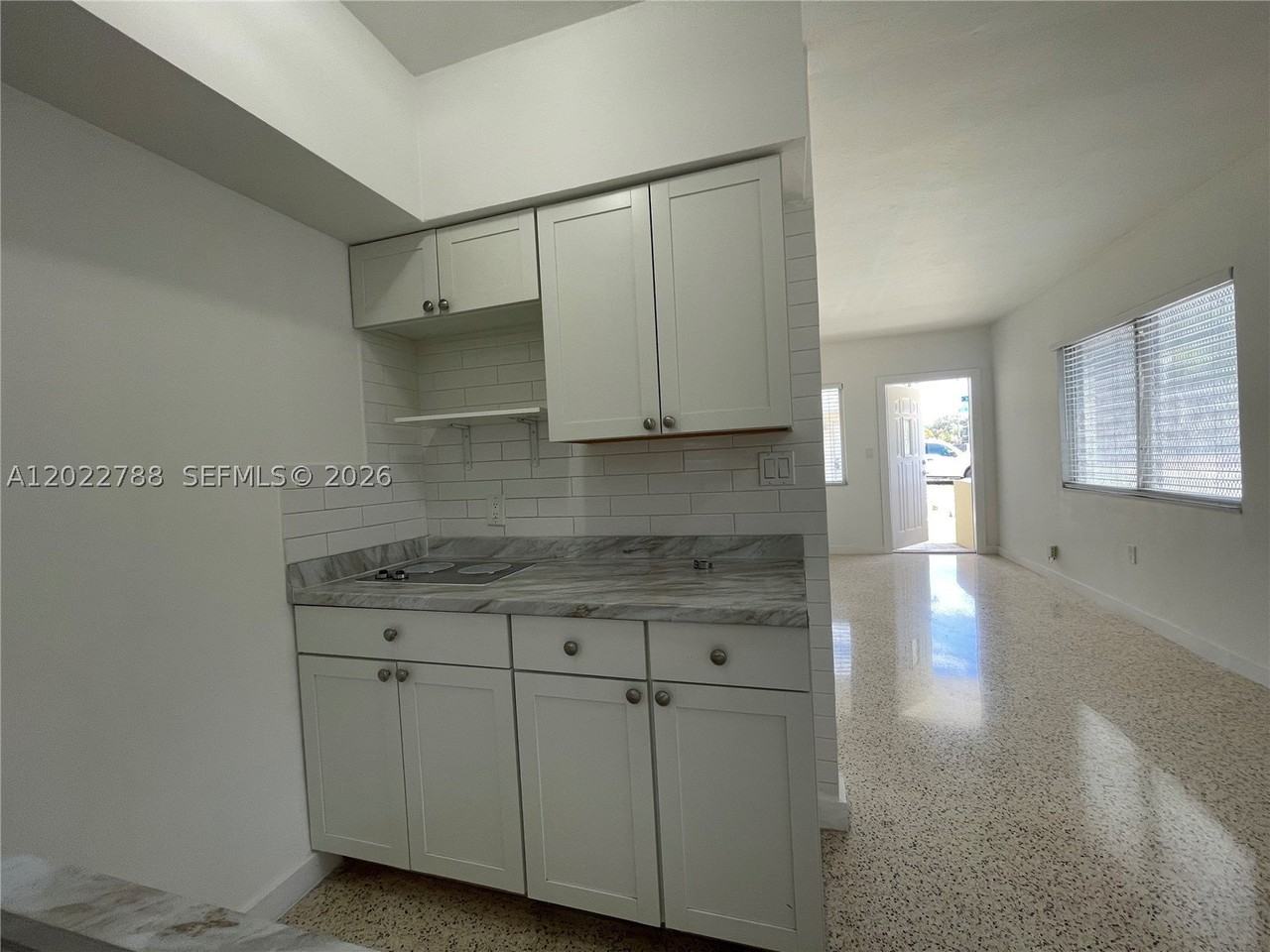 940 Sw 4th Ave #1 - Photo 3 of 11