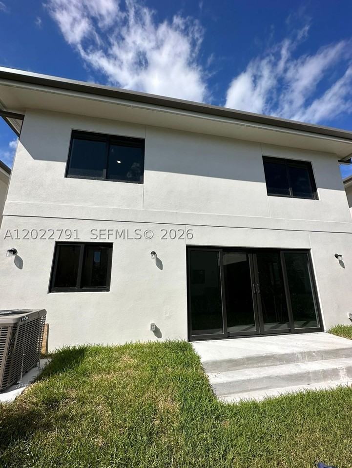 1171 Nw 2nd St - Photo 2 of 5