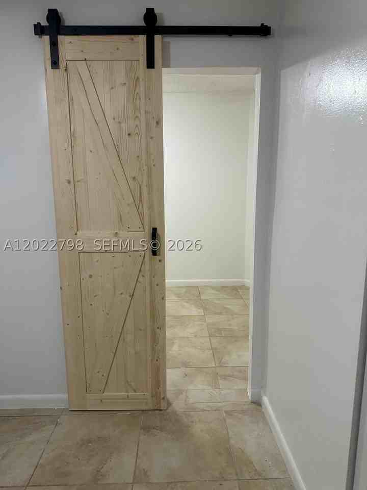 1115 Sw 136th Pl #2 - Photo 4 of 8