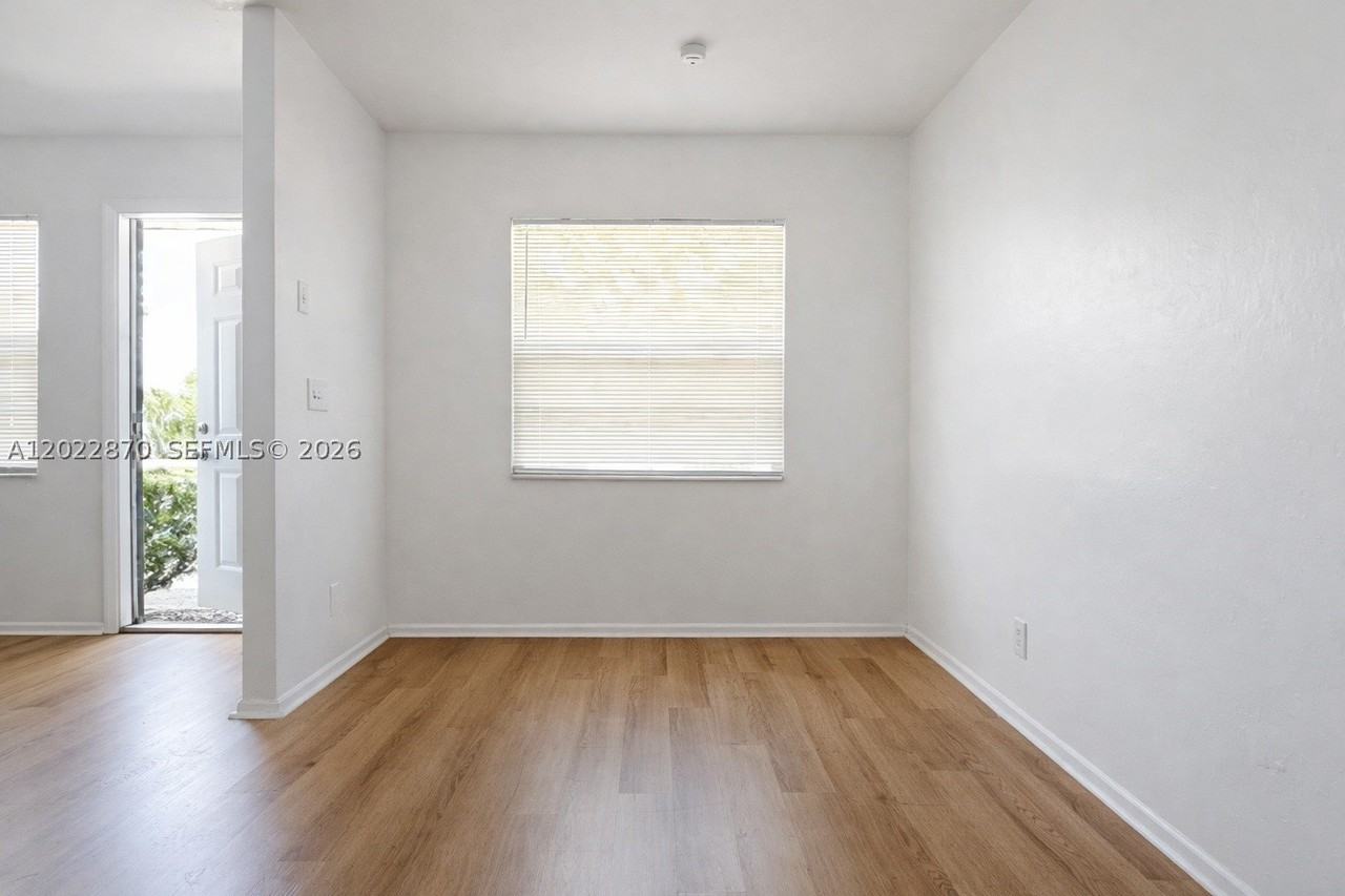 2919 Jackson St #2 - Photo 3 of 12