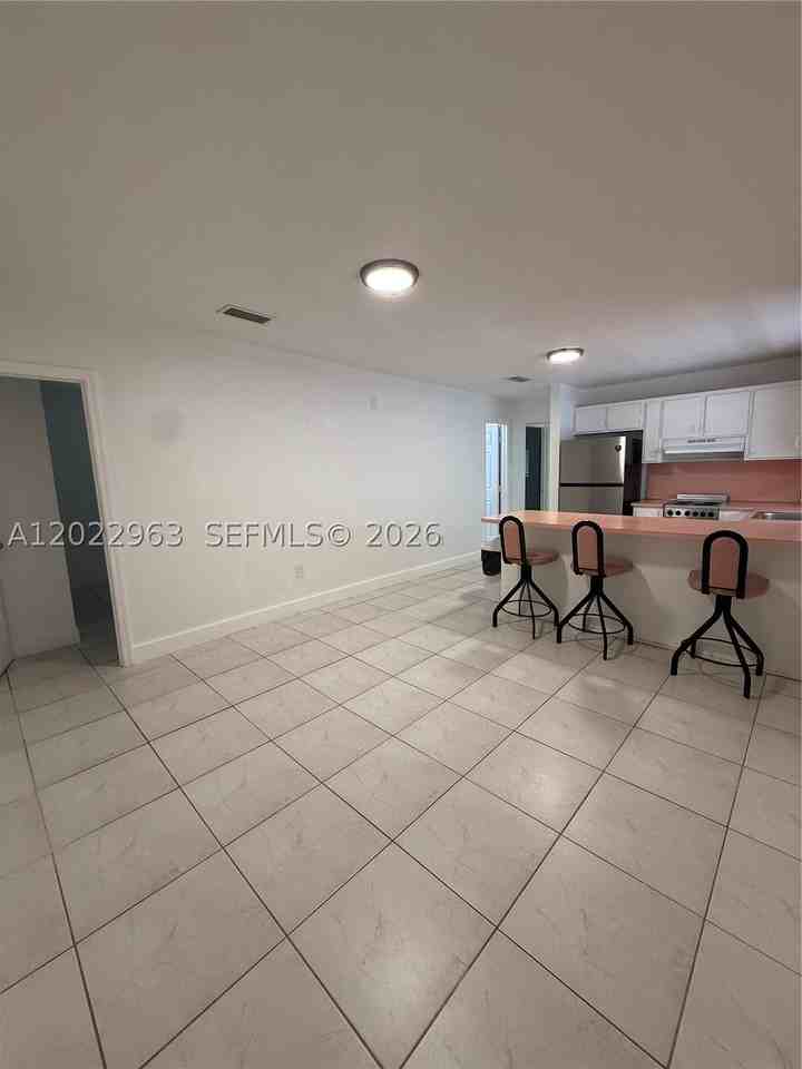 1046 Nw 33rd Ave #BACK - Photo 5 of 25