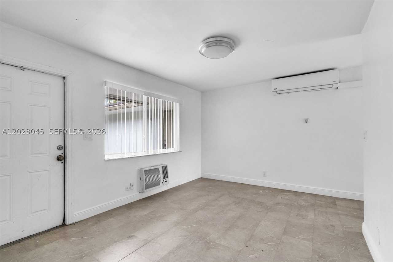 645 Nw 15th Ave #2 - Photo 7 of 29