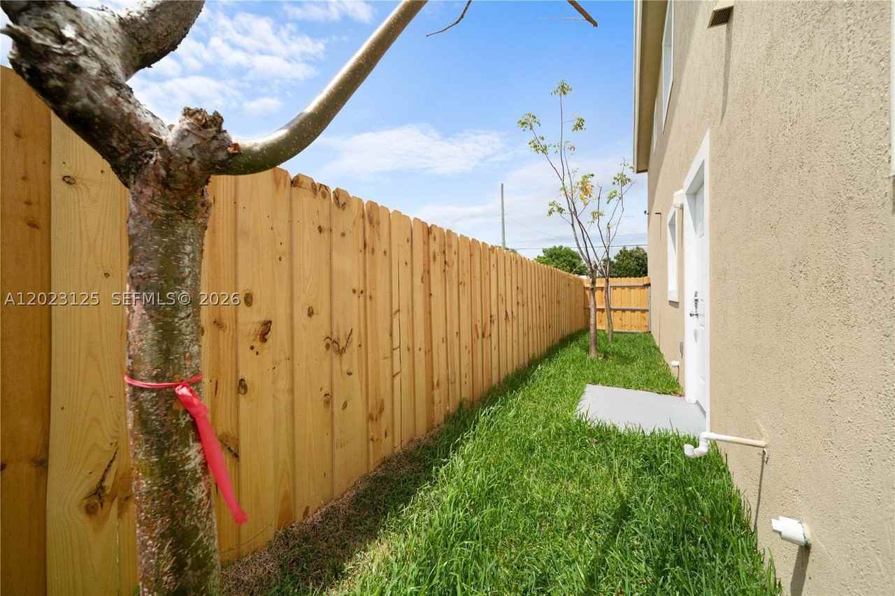 1770 Nw 55th St #1770 - Photo 5 of 21