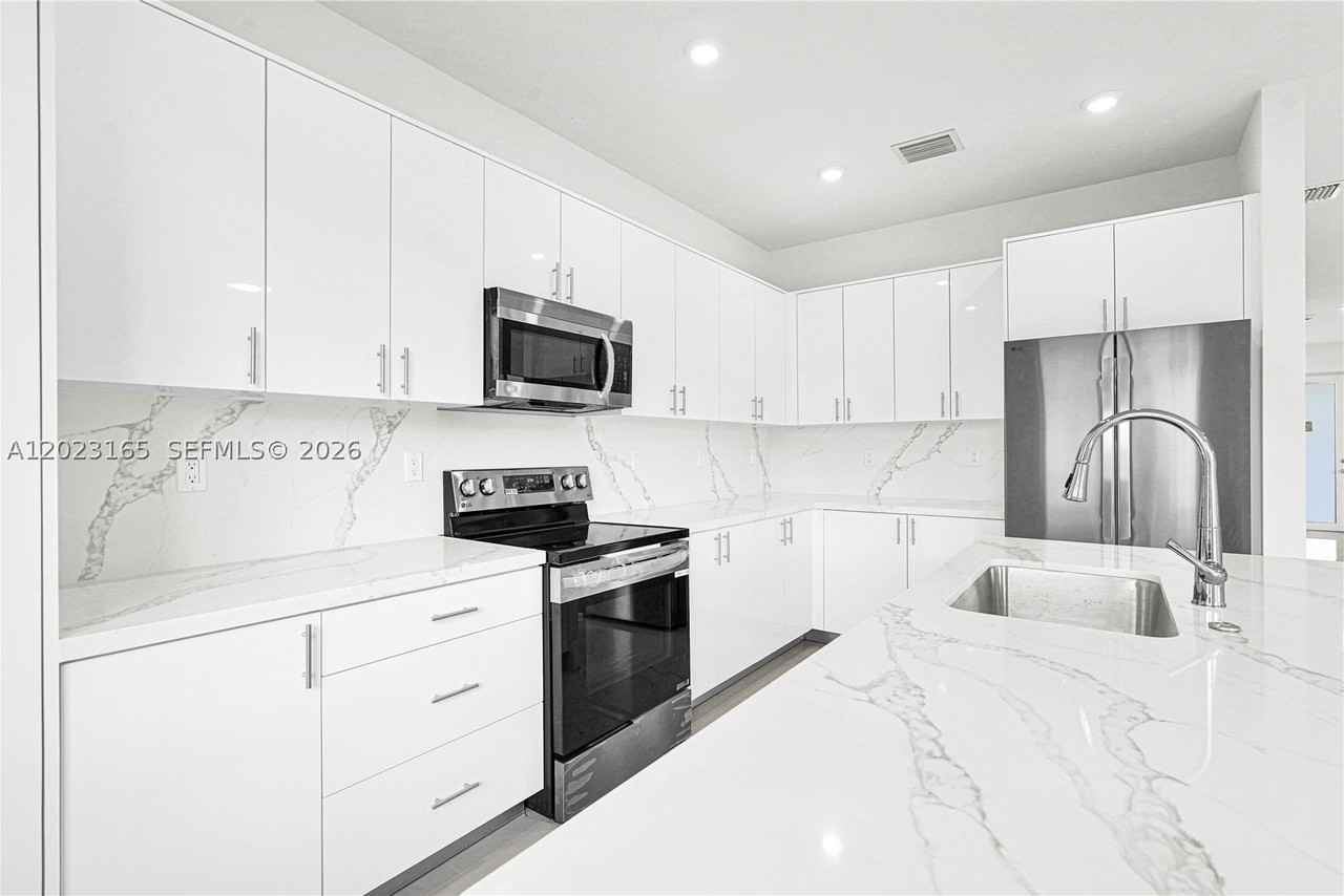 22555 Sw 125th Ave #13A - Photo 4 of 49