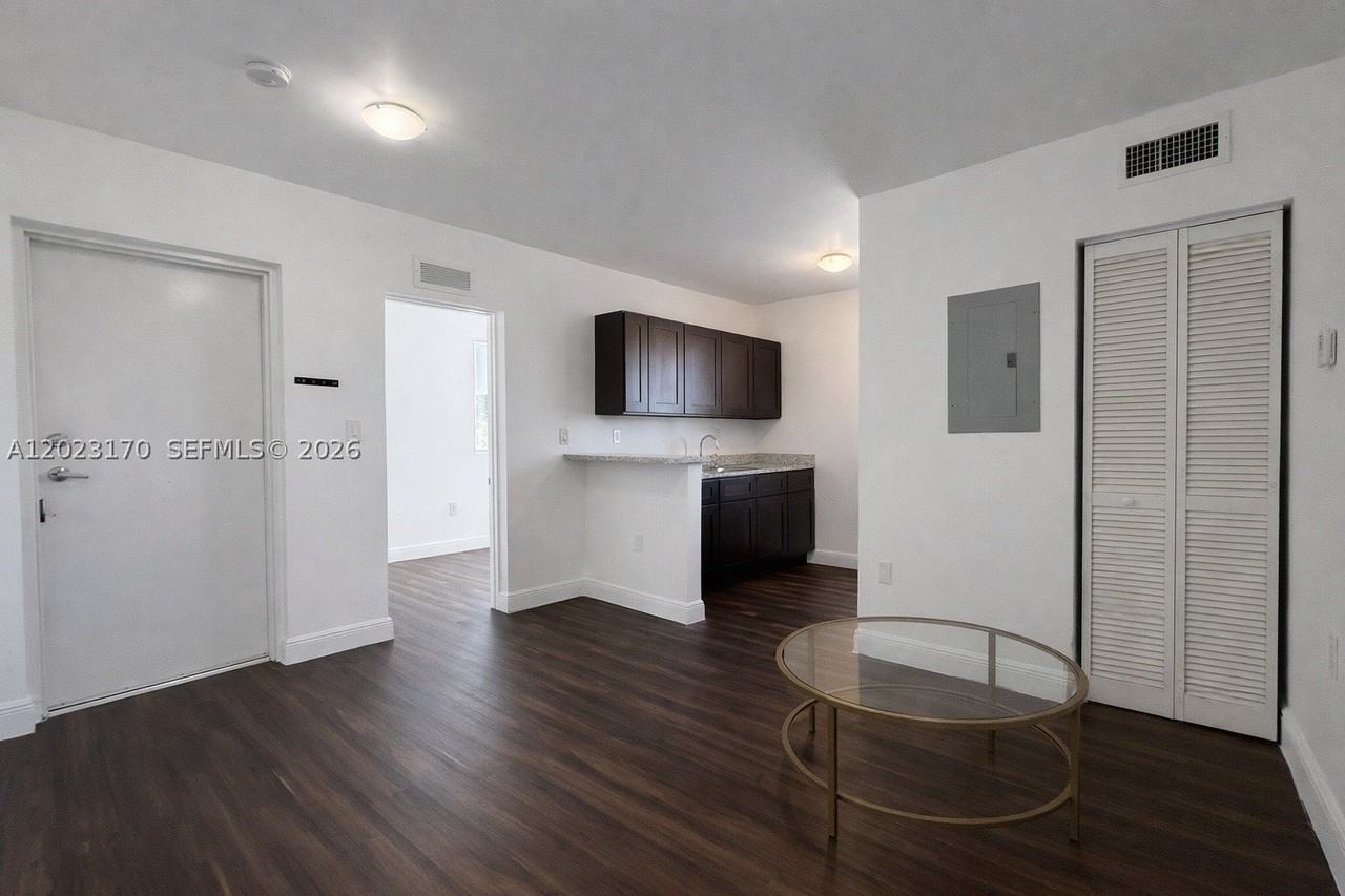 540 Nw 7th St #36 - Photo 2 of 11