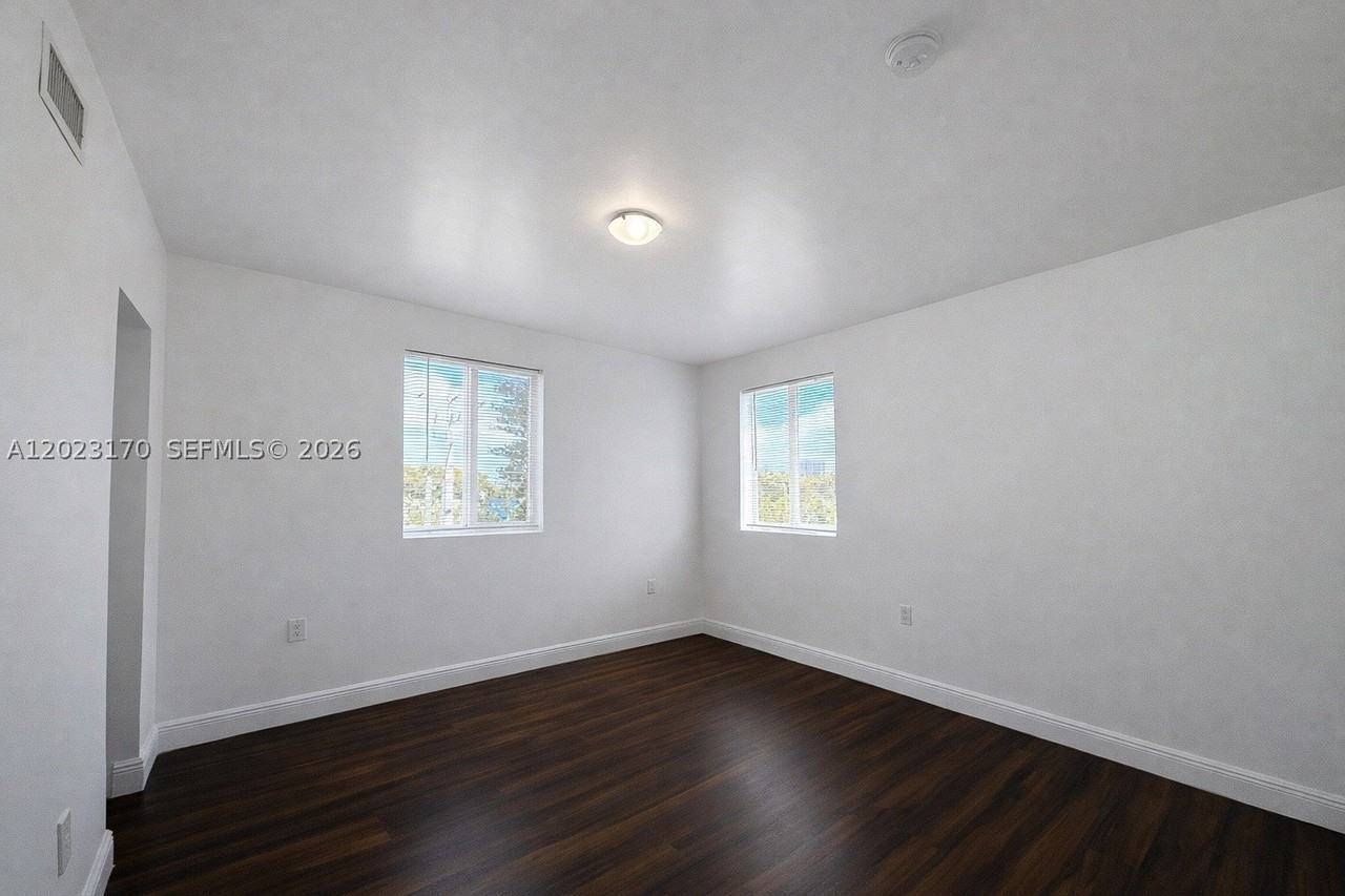 540 Nw 7th St #36 - Photo 5 of 11