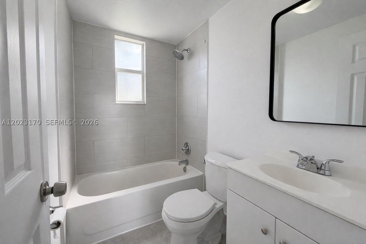 540 Nw 7th St #36 - Photo 6 of 11