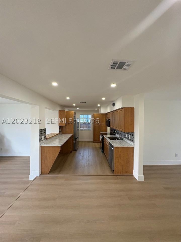 7150 Sw 10th St - Photo 3 of 12