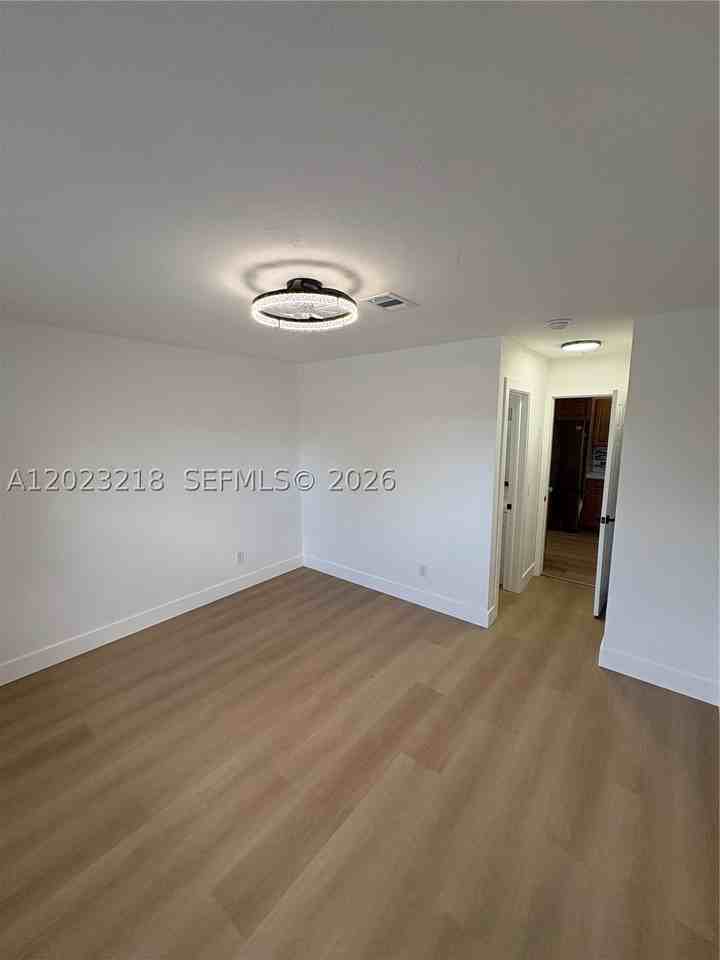 7150 Sw 10th St - Photo 7 of 12