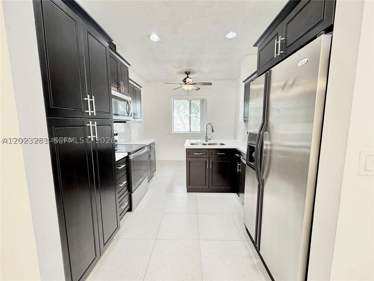 16320 Malibu Dr #10 - Photo 3 of 29