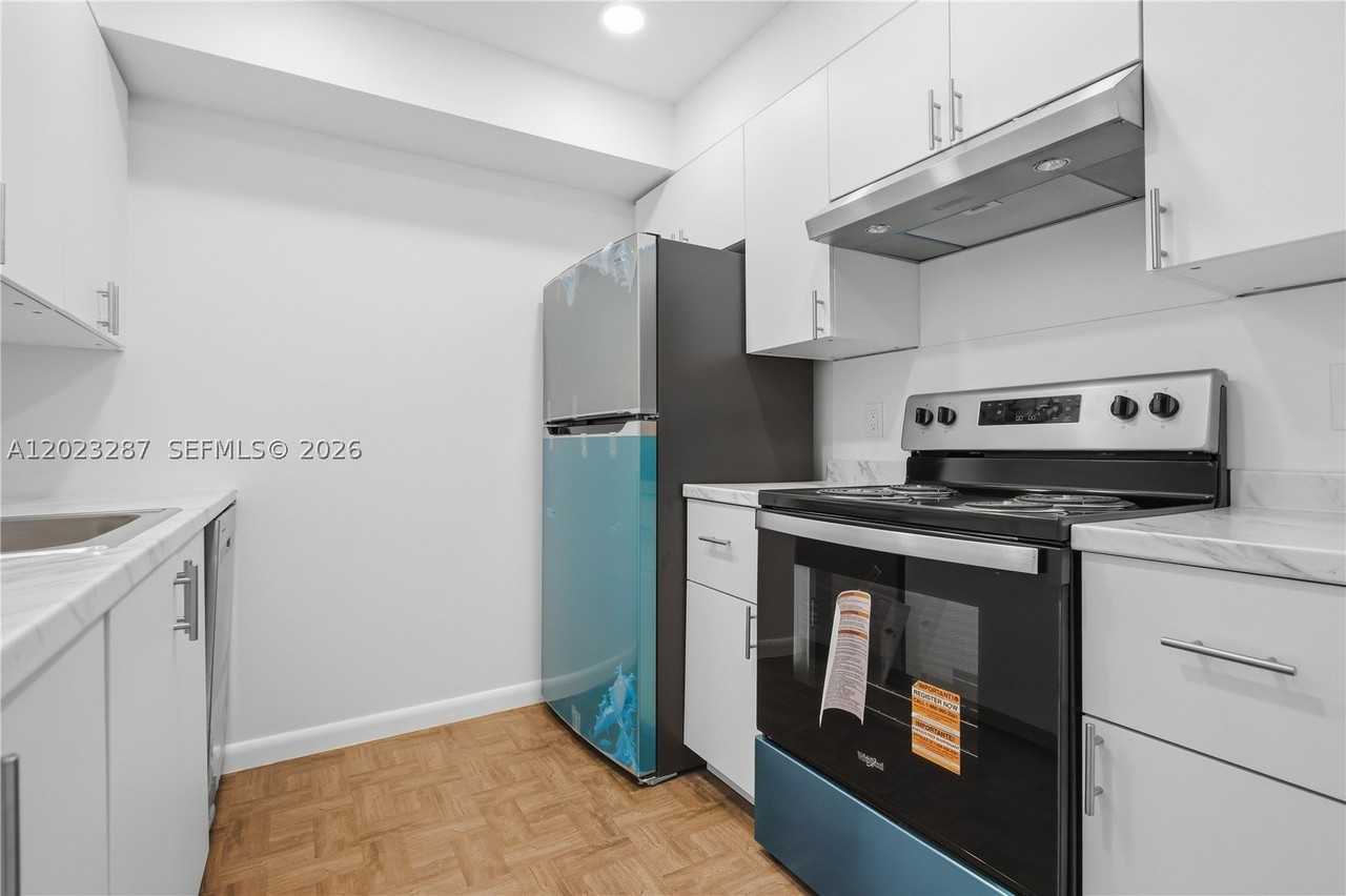 301 Sw 135th Ave #415C - Photo 2 of 23