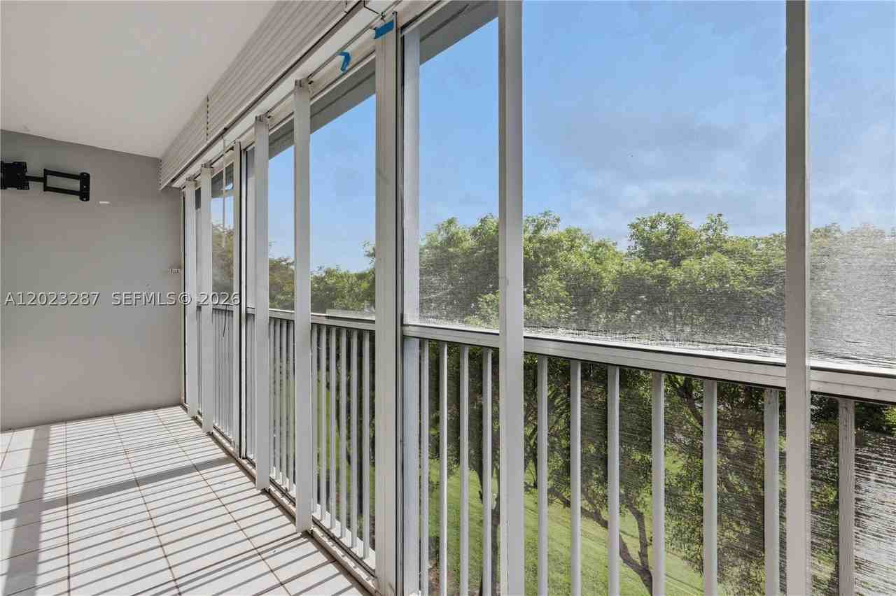 301 Sw 135th Ave #415C - Photo 5 of 23