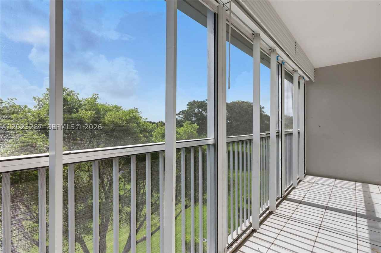 301 Sw 135th Ave #415C - Photo 6 of 23
