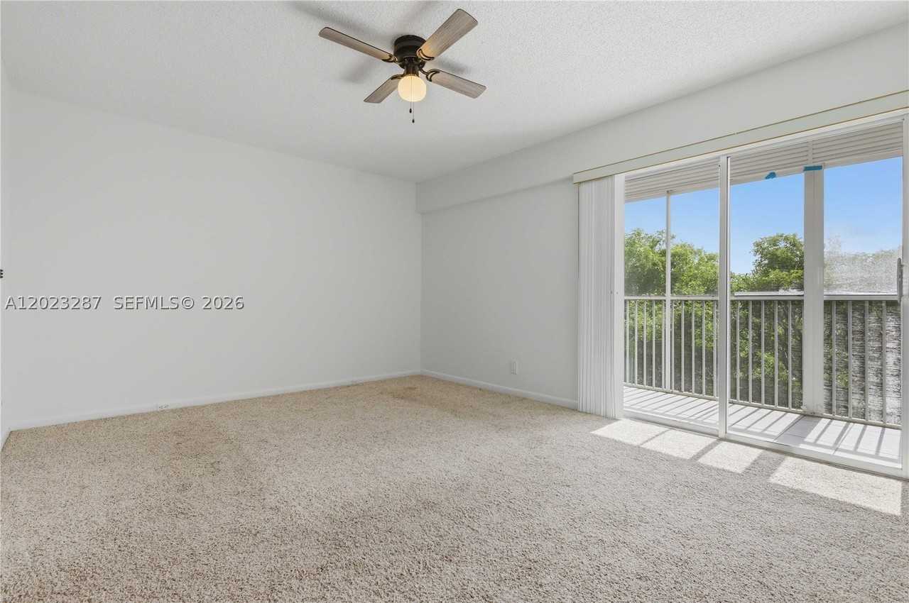301 Sw 135th Ave #415C - Photo 7 of 23