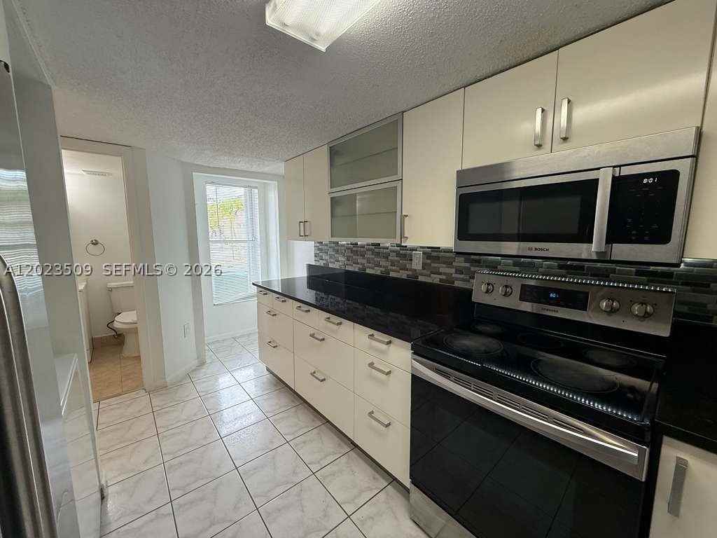 1137 Nw 123rd Ct #610 - Photo 4 of 13