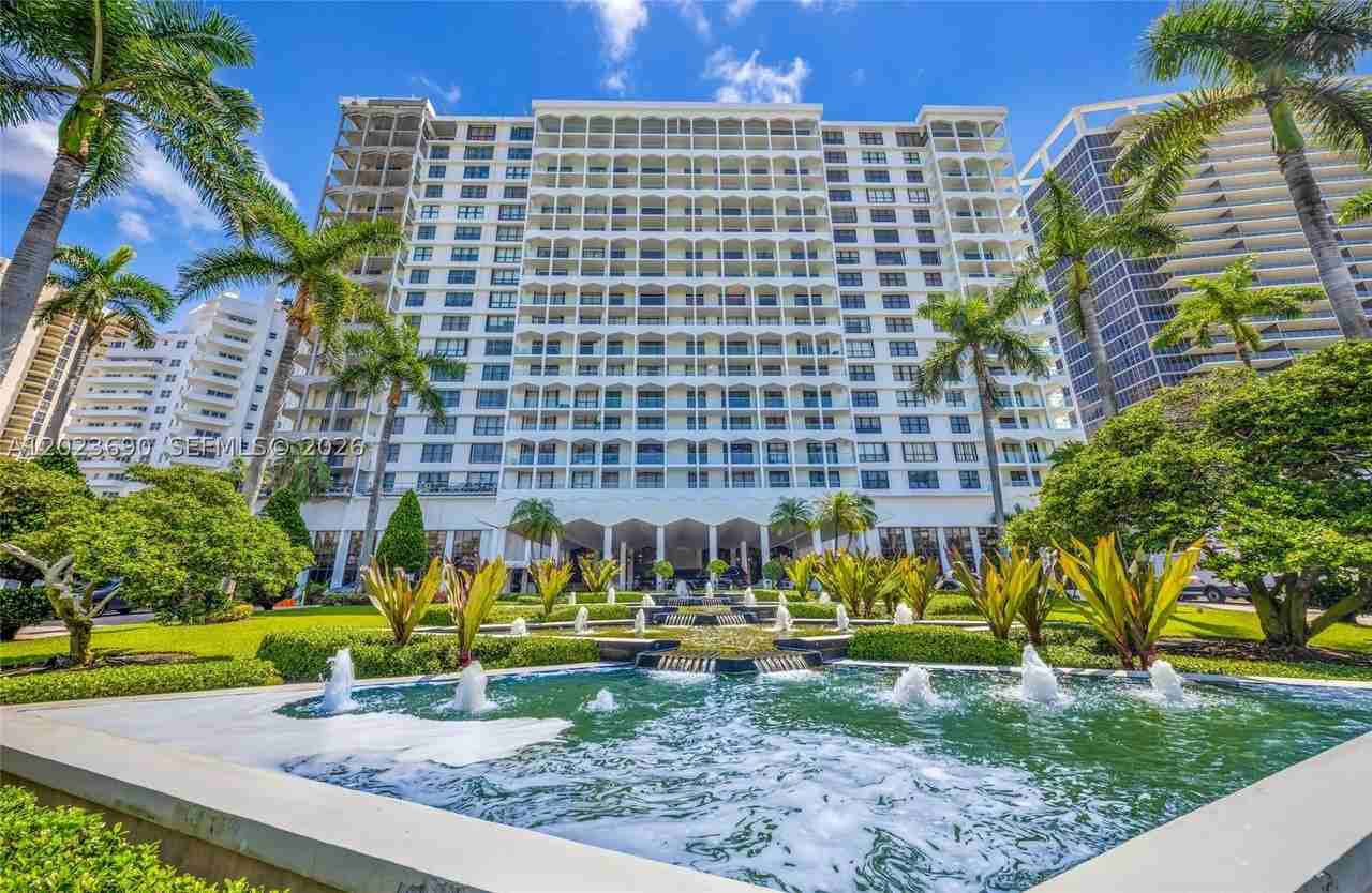 9801 Collins Ave #11M