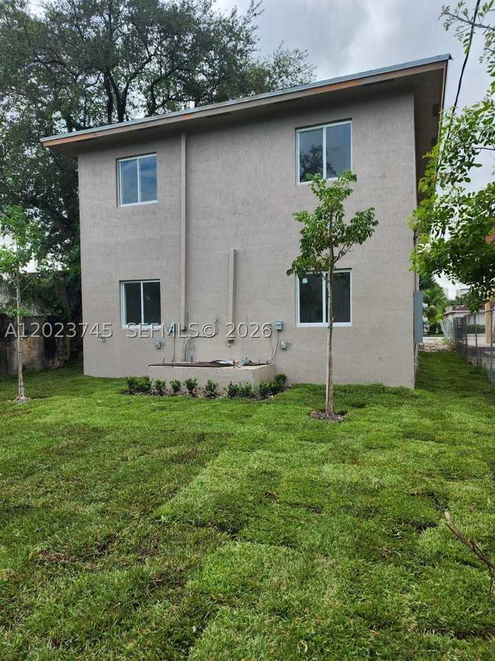 2750 Nw 58th St #2752 - Photo 2 of 3