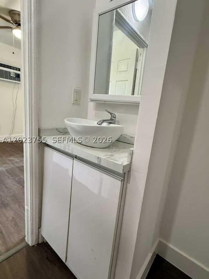6026 Sw 27th St #1 - Photo 4 of 10