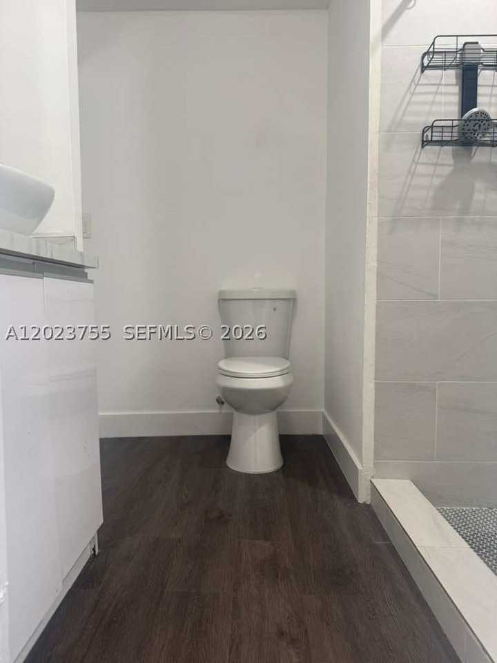 6026 Sw 27th St #1 - Photo 6 of 10