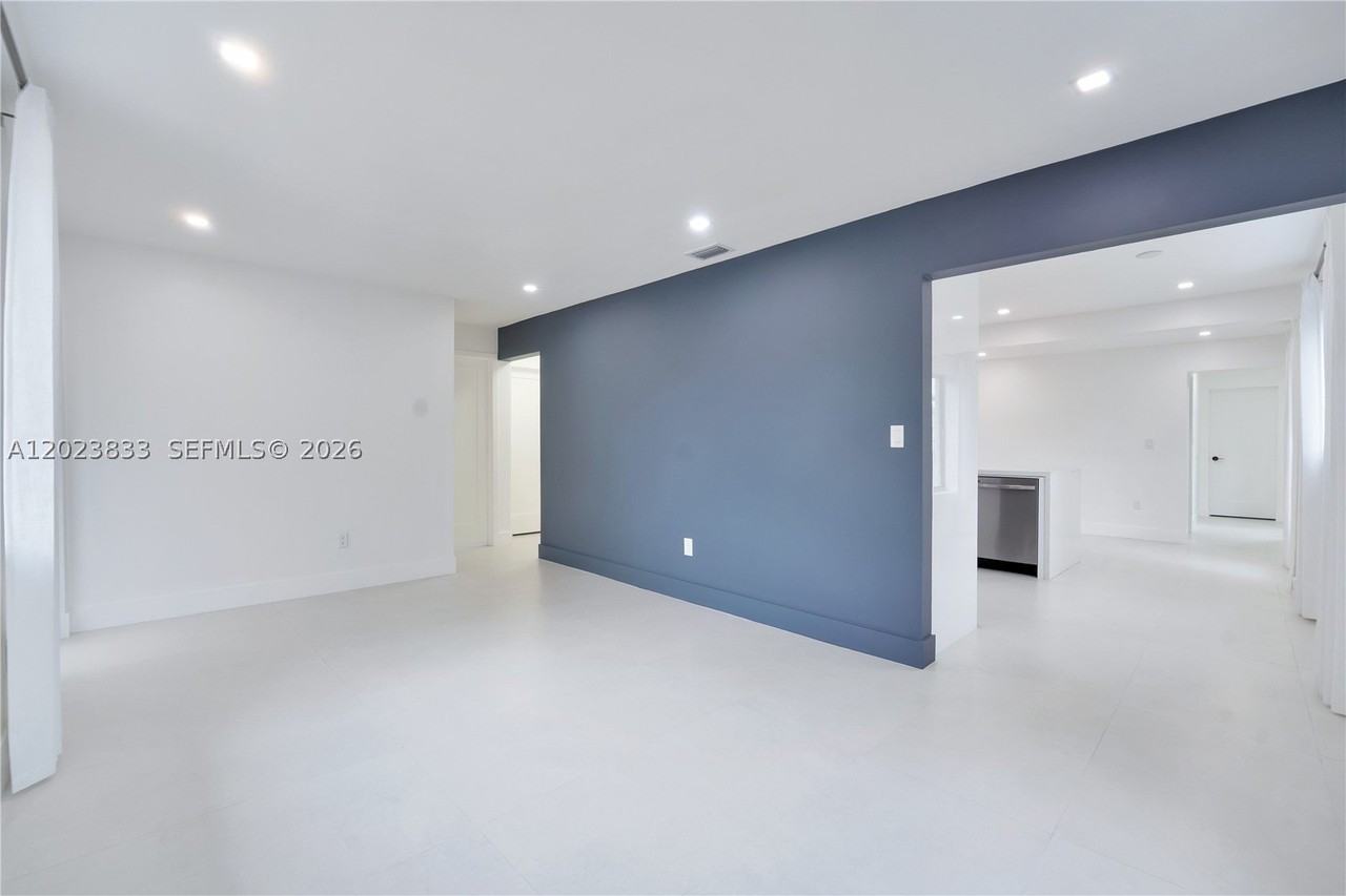 6566 Sw 35th St - Photo 5 of 36