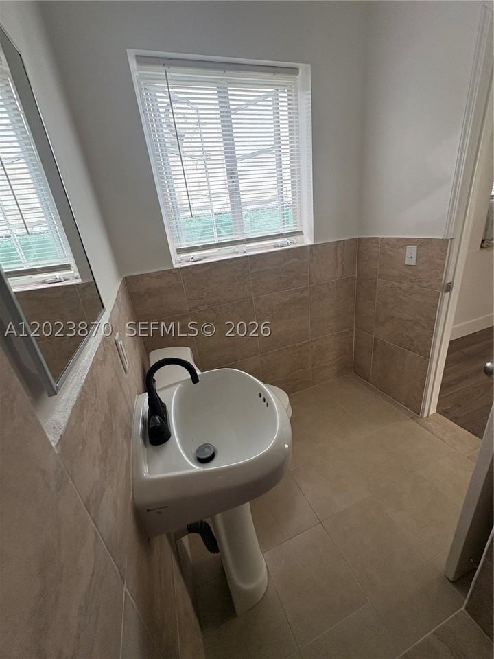2052 Sw 7th St #4 - Photo 7 of 10